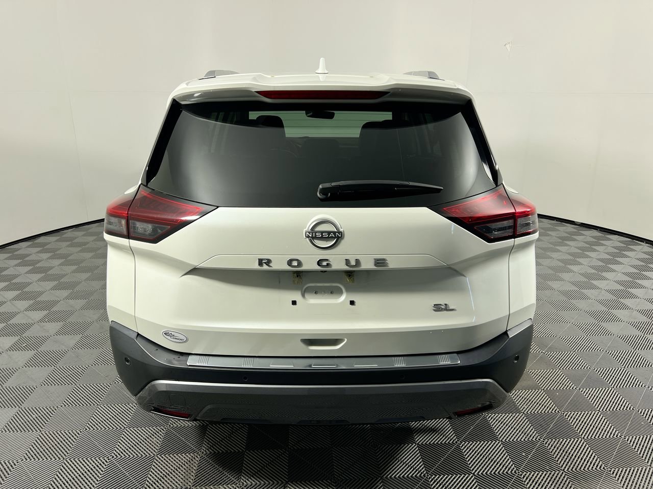 Used 2023 Nissan Rogue SL w/ SL Premium Package image 4