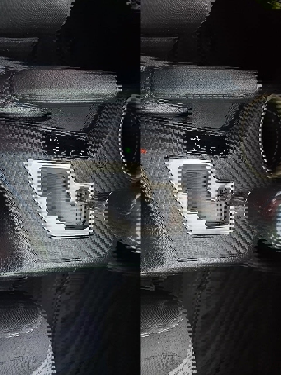 Used 2015 Toyota RAV4 XLE image 19