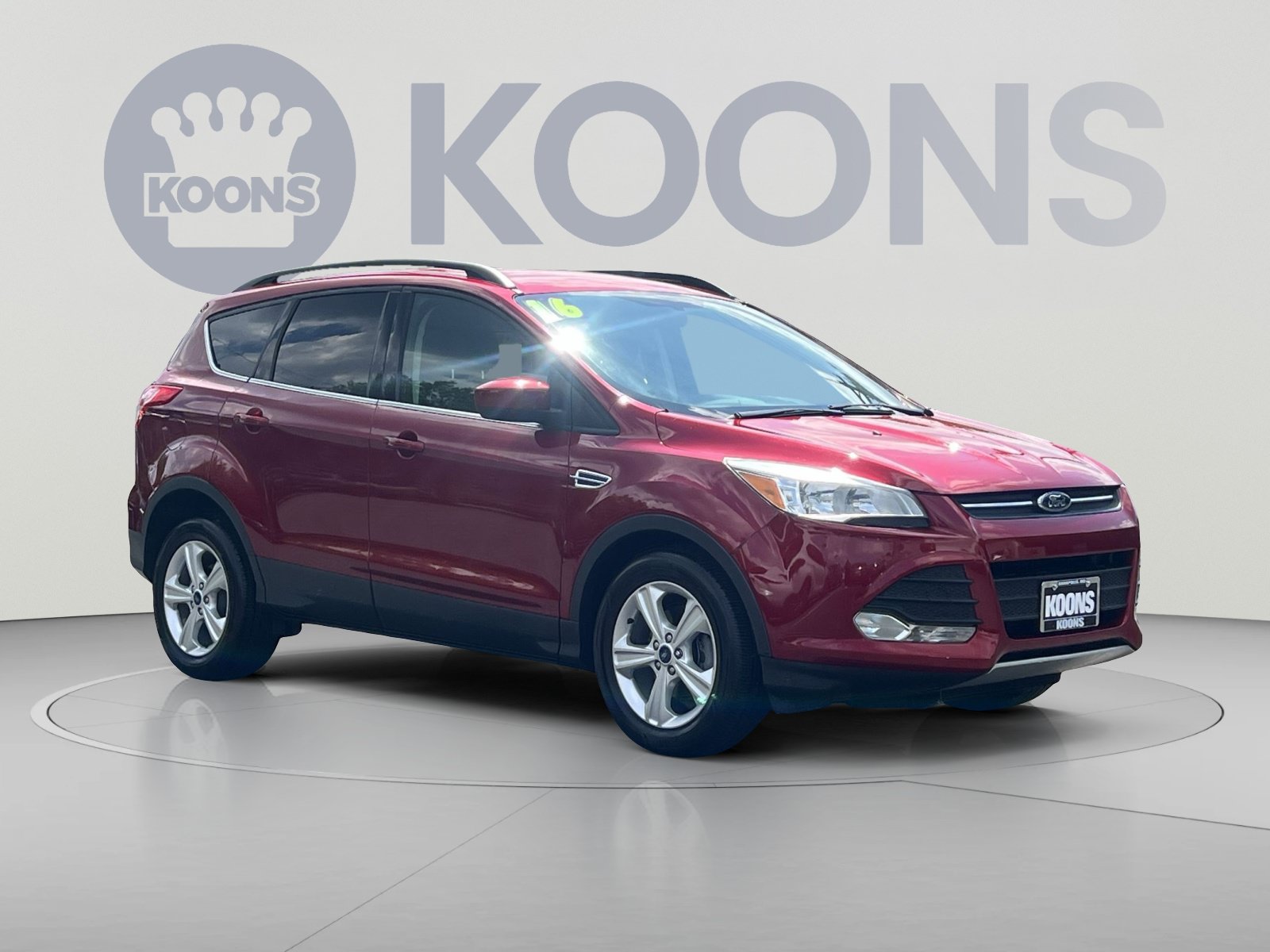 Used 2016 Ford Escape SE w/ Equipment Group 201A FWD image 2