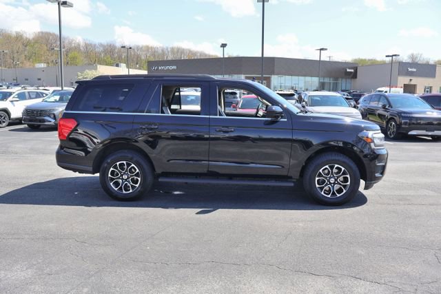 Used 2024 Ford Expedition XLT AWD/4WD image 8