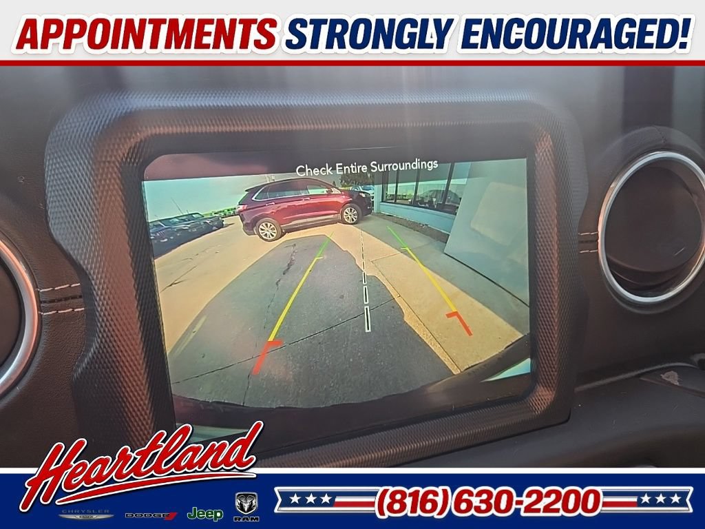 Used 2018 Jeep Wrangler Unlimited Sahara AWD/4WD image 55