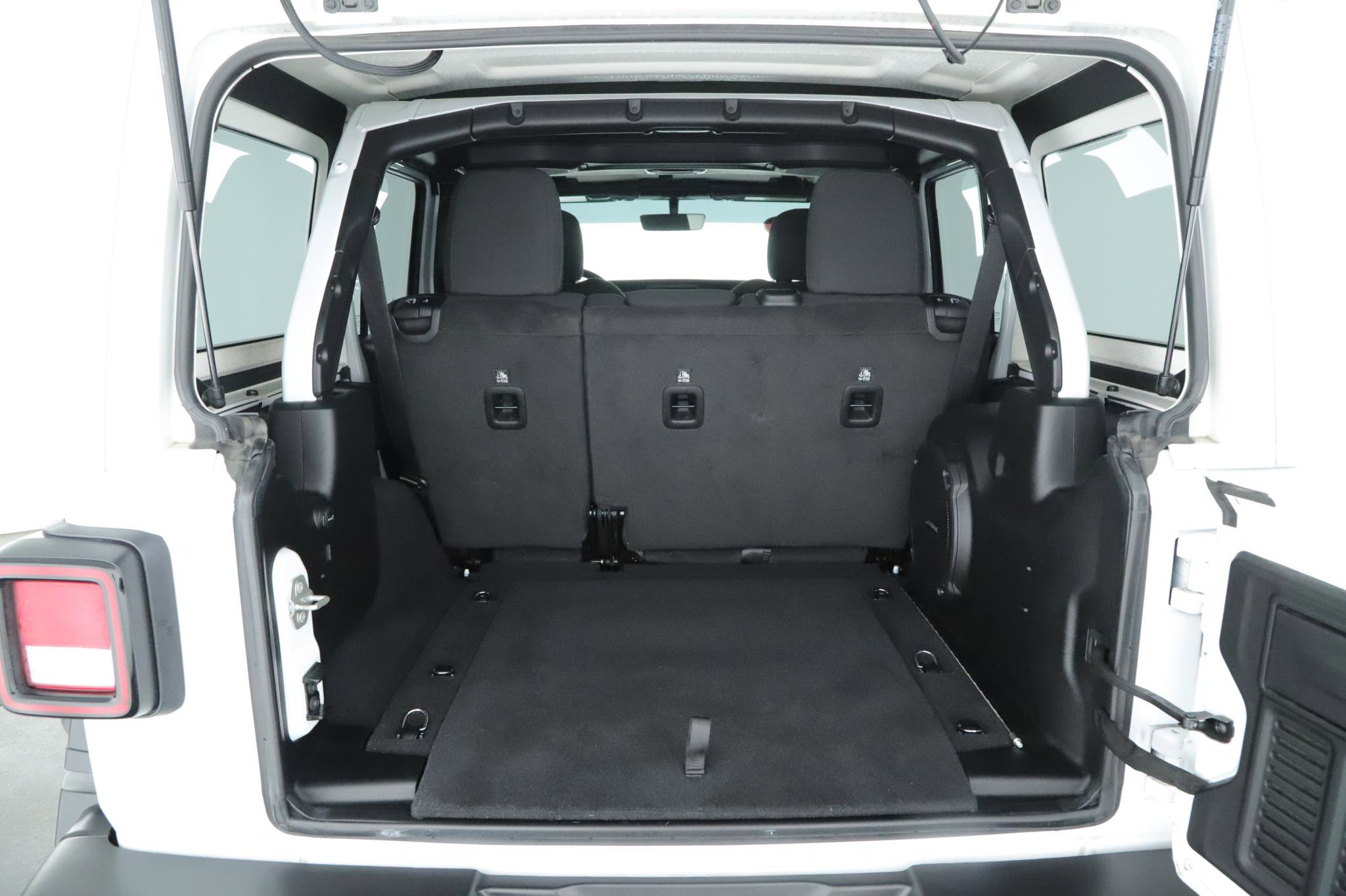 Used 2023 Jeep Wrangler Unlimited Sport image 18