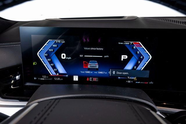 Used 2025 BMW ALPINA XB7 image 44