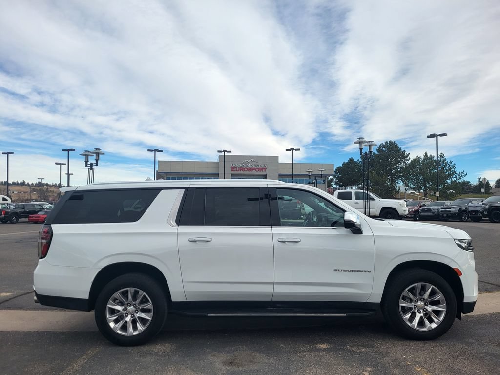 Used 2023 Chevrolet Suburban Premier AWD/4WD image 3