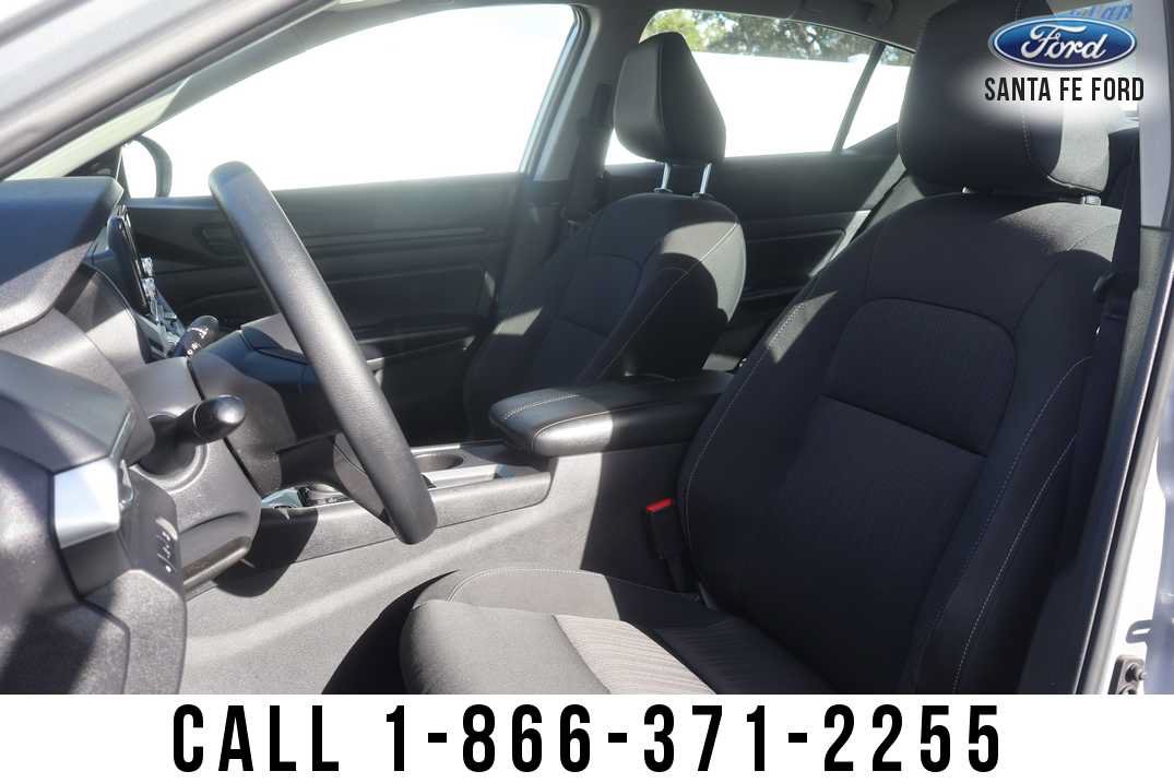 Used 2024 Nissan Altima 2.5 S FWD image 12