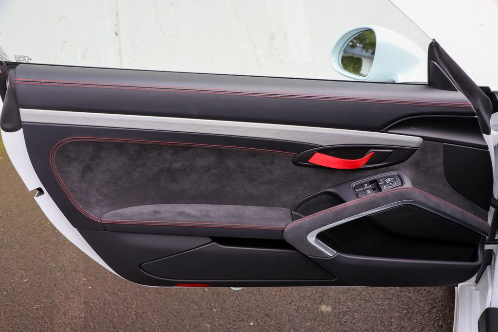 Used 2016 Porsche Cayman GT4 image 39