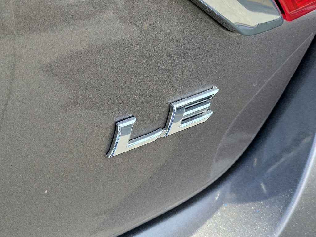 Used 2015 Toyota Camry LE FWD image 10