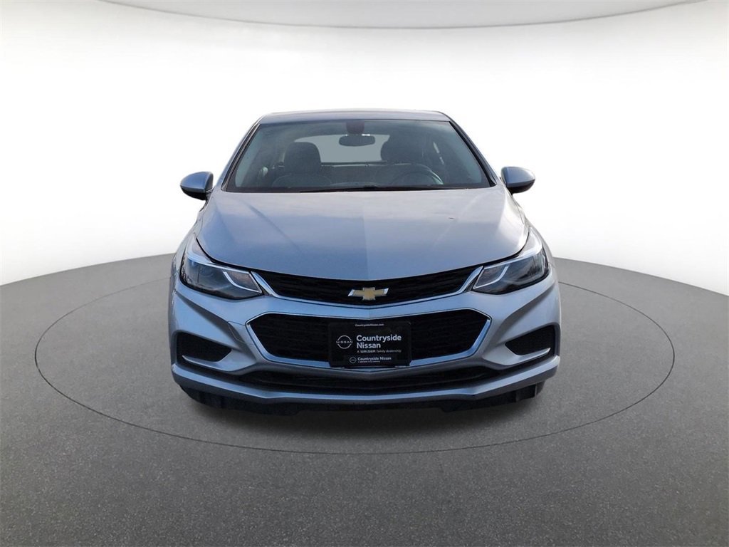 Used 2018 Chevrolet Cruze LT w/ Convenience Package image 2