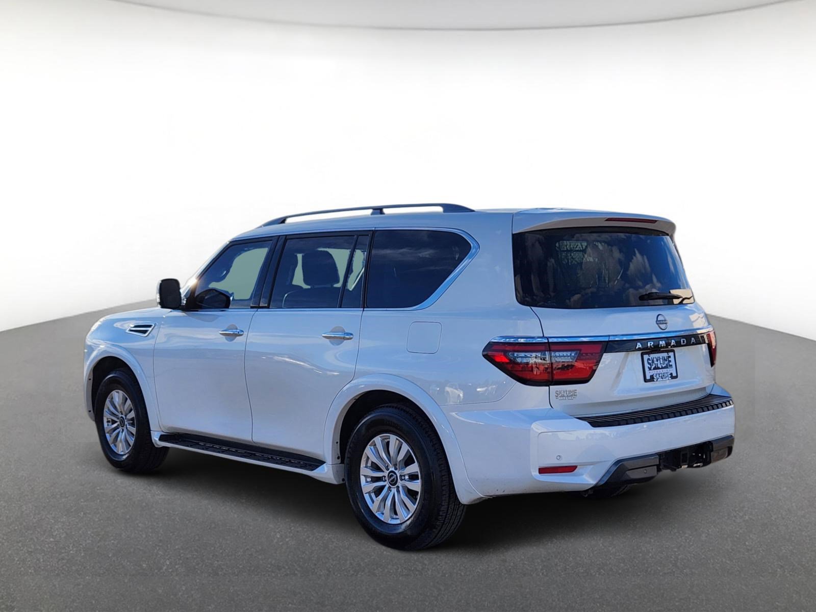 Used 2023 Nissan Armada SV image 4