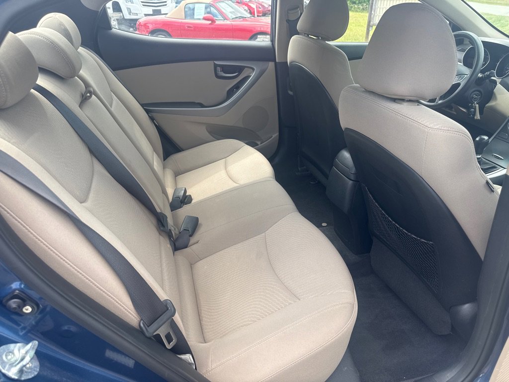 Used 2016 Hyundai Elantra SE FWD image 19