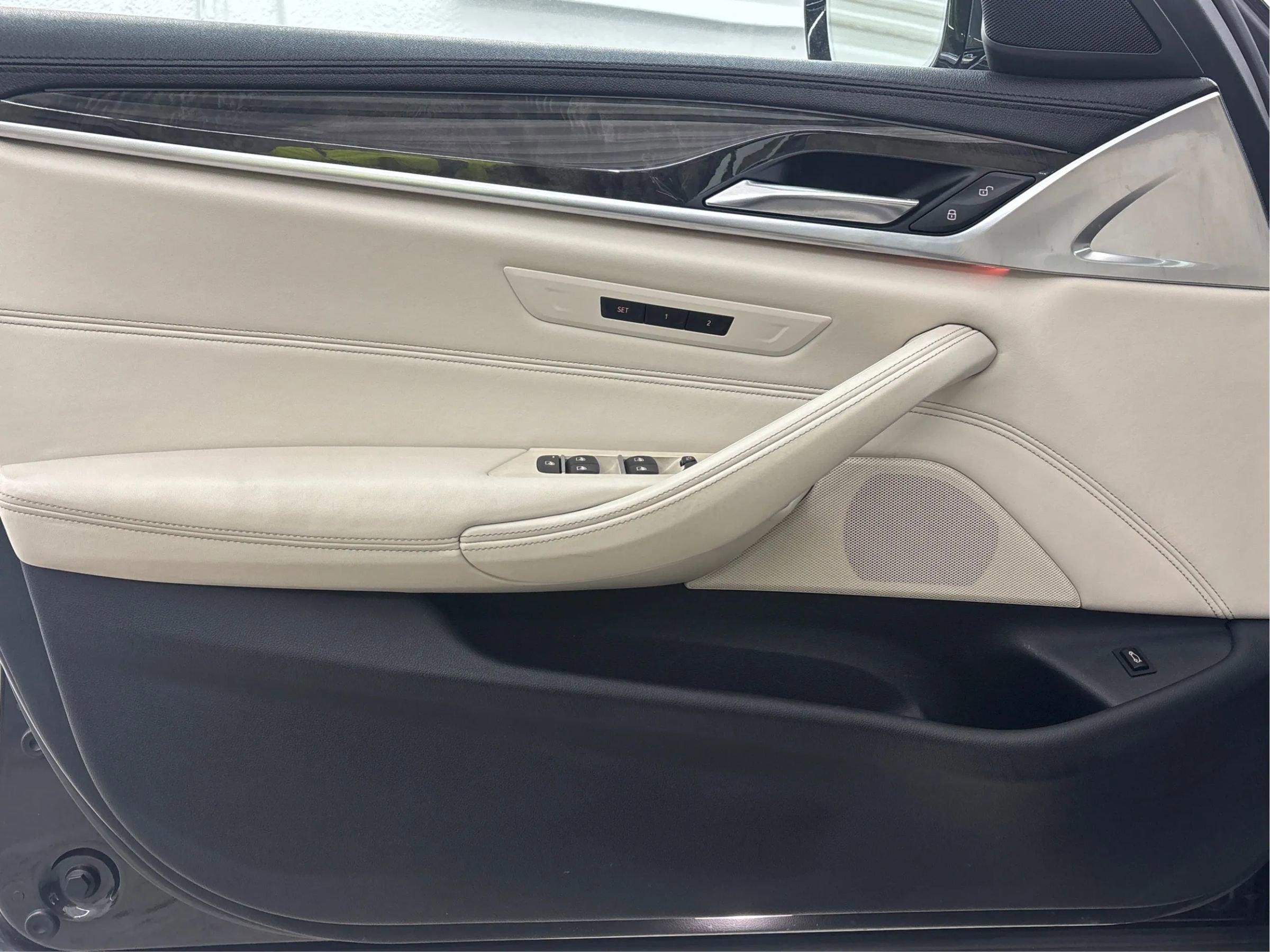 Used 2017 BMW 540i xDrive image 26