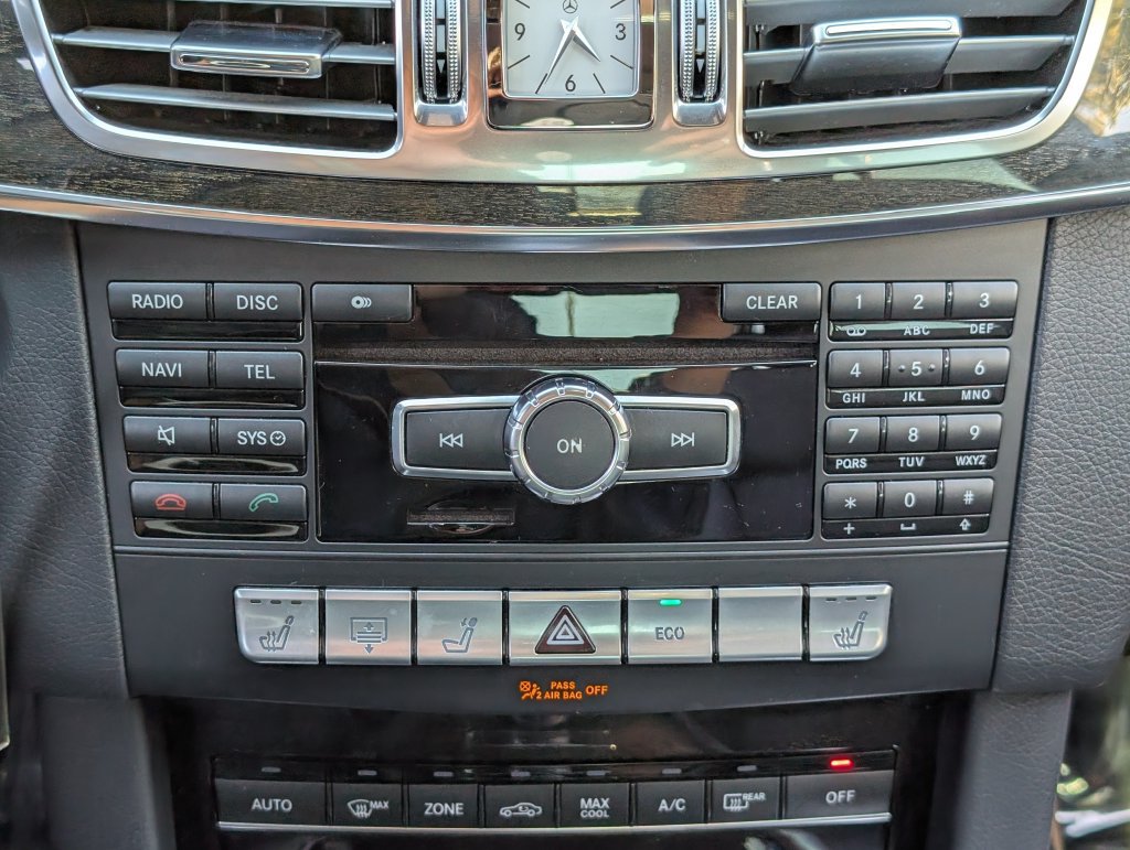 Used 2014 Mercedes-Benz E 350 4MATIC Sedan image 19