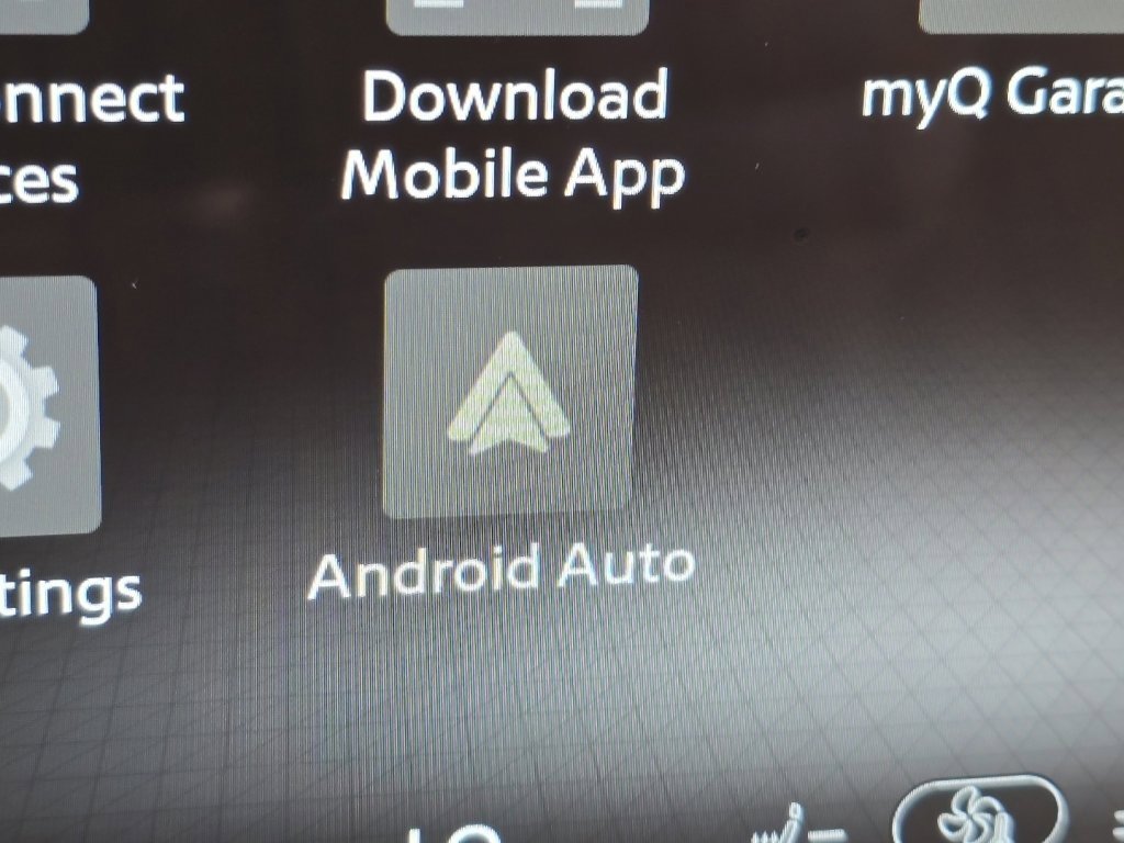 New 2026 Nissan Kicks SR w/ Cold Weather Package image 3