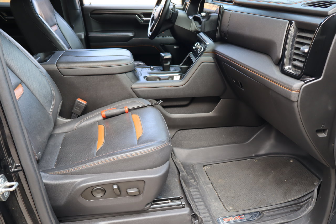 Used 2023 GMC Sierra 1500 AT4 w/ Technology Package AWD/4WD image 16