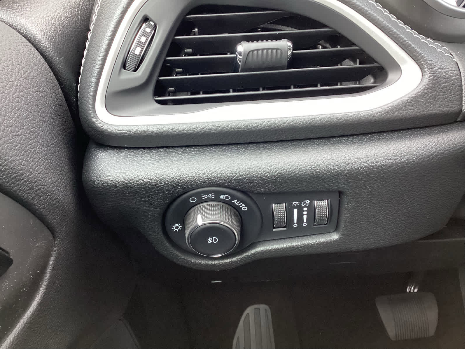 New 2026 Chrysler Pacifica Select image 25