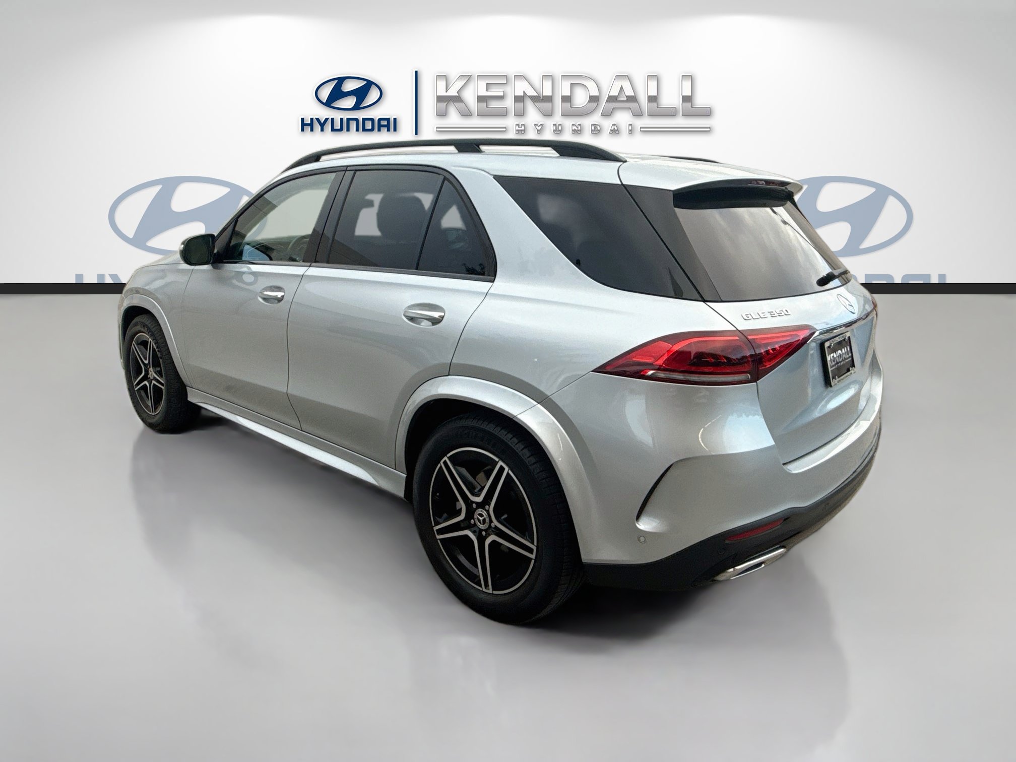 Used 2023 Mercedes-Benz GLE 350 w/ AMG Line Exterior image 4