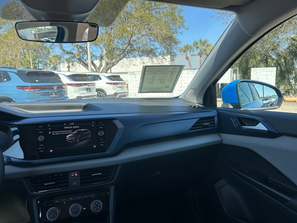 Certified 2023 Volkswagen Taos SE image 10