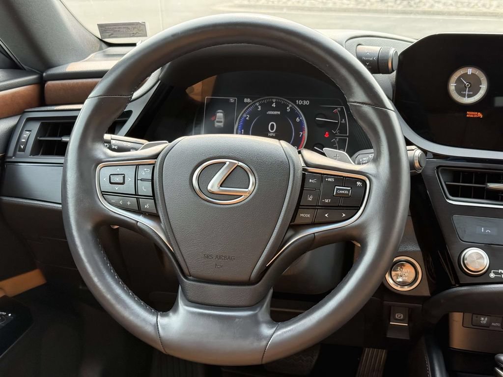Used 2025 Lexus ES 350 w/ Premium Package FWD image 9