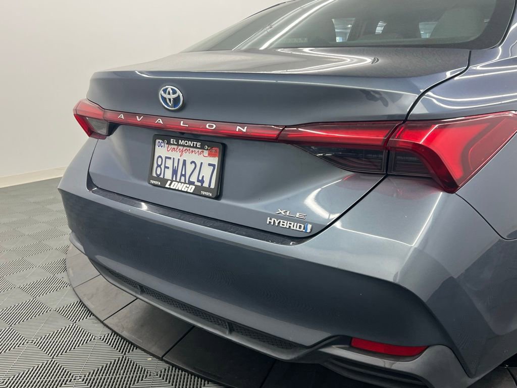 Used 2019 Toyota Avalon XLE w/ Moonroof Package image 7