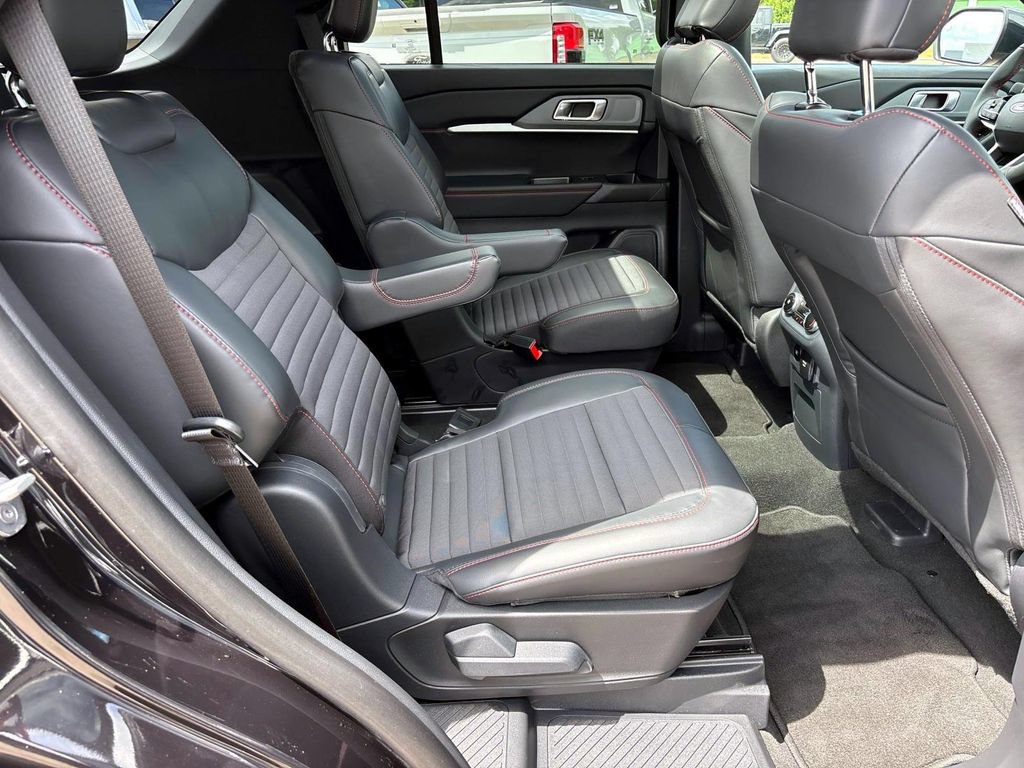 Used 2026 Ford Explorer ST-Line w/ ST-Line Street Pack AWD/4WD image 19
