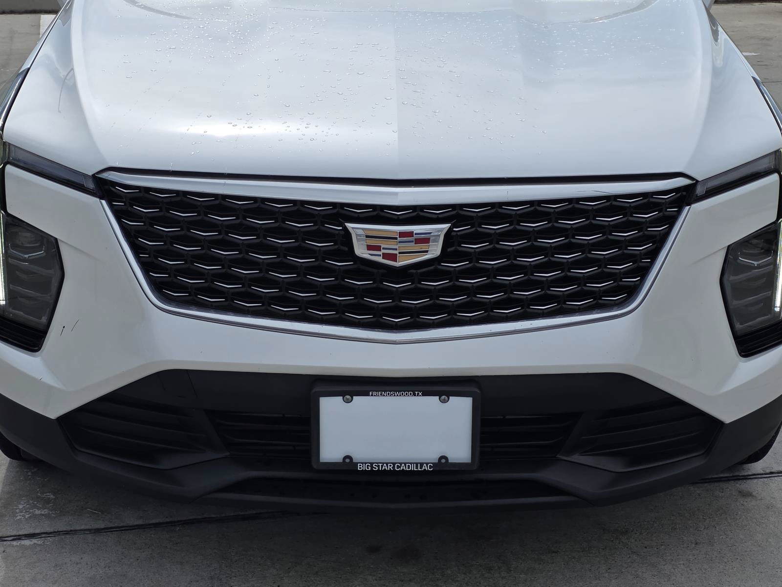 Certified 2024 Cadillac XT4 Luxury w/ Cold Weather Package FWD image 8