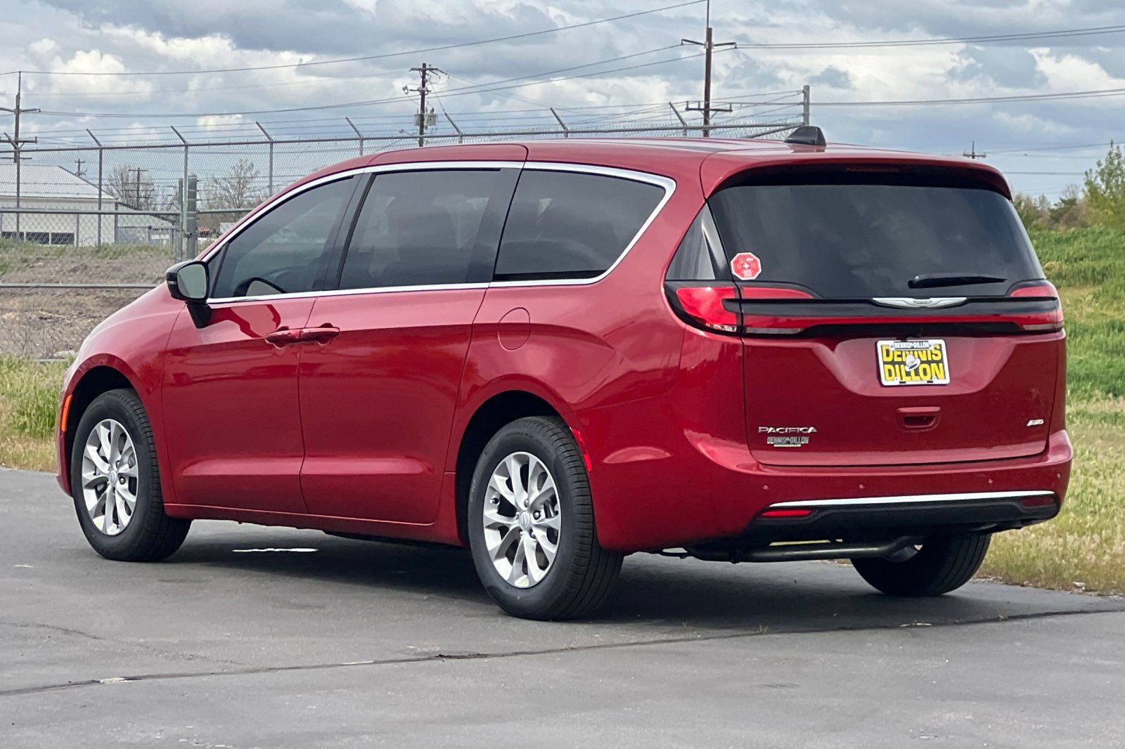 New 2026 Chrysler Pacifica Select AWD/4WD image 8