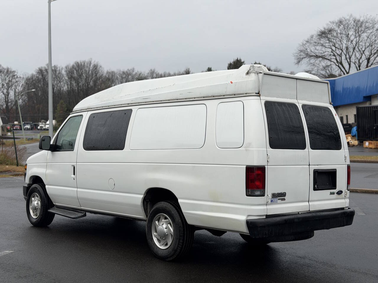 Used 2010 Ford E-350 and Econoline 350 XLT RWD image 10