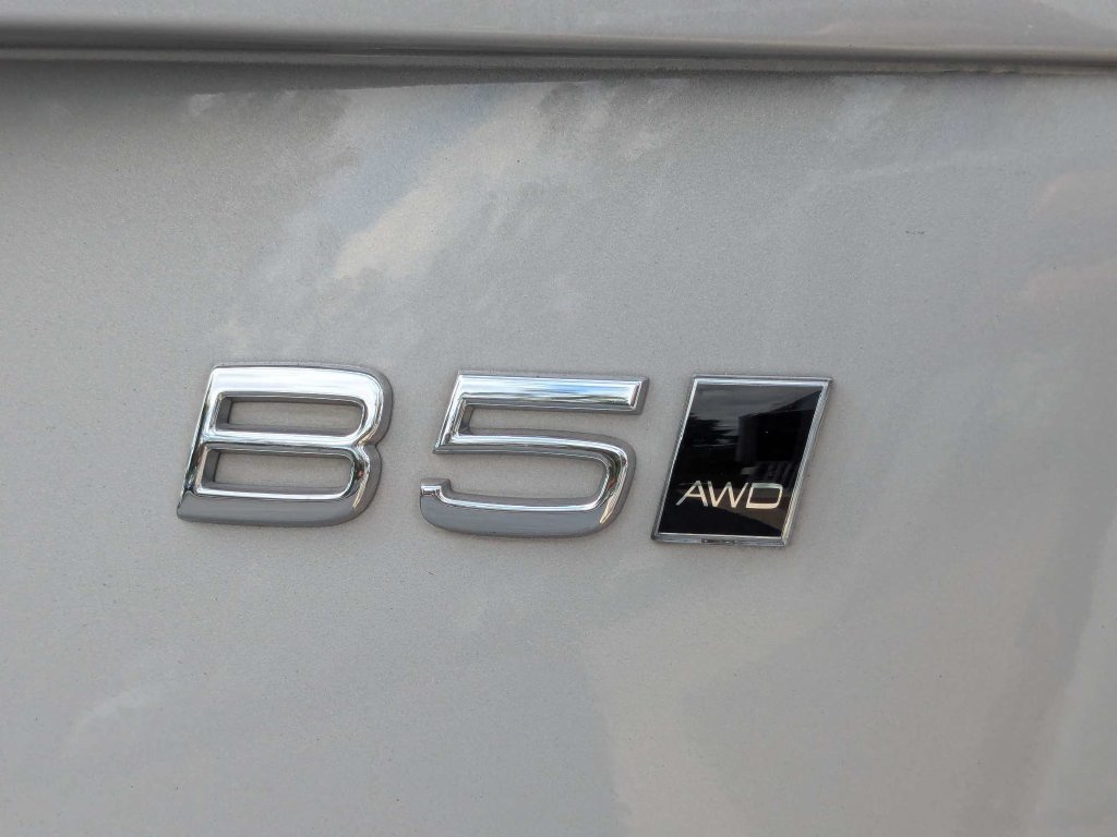 Certified 2023 Volvo XC90 B5 Plus w/ Protection Package Premier AWD/4WD image 15
