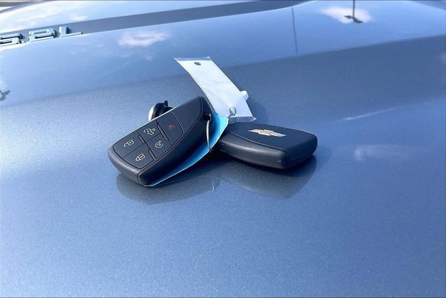 Used 2025 Chevrolet Silverado 1500 LTZ image 12