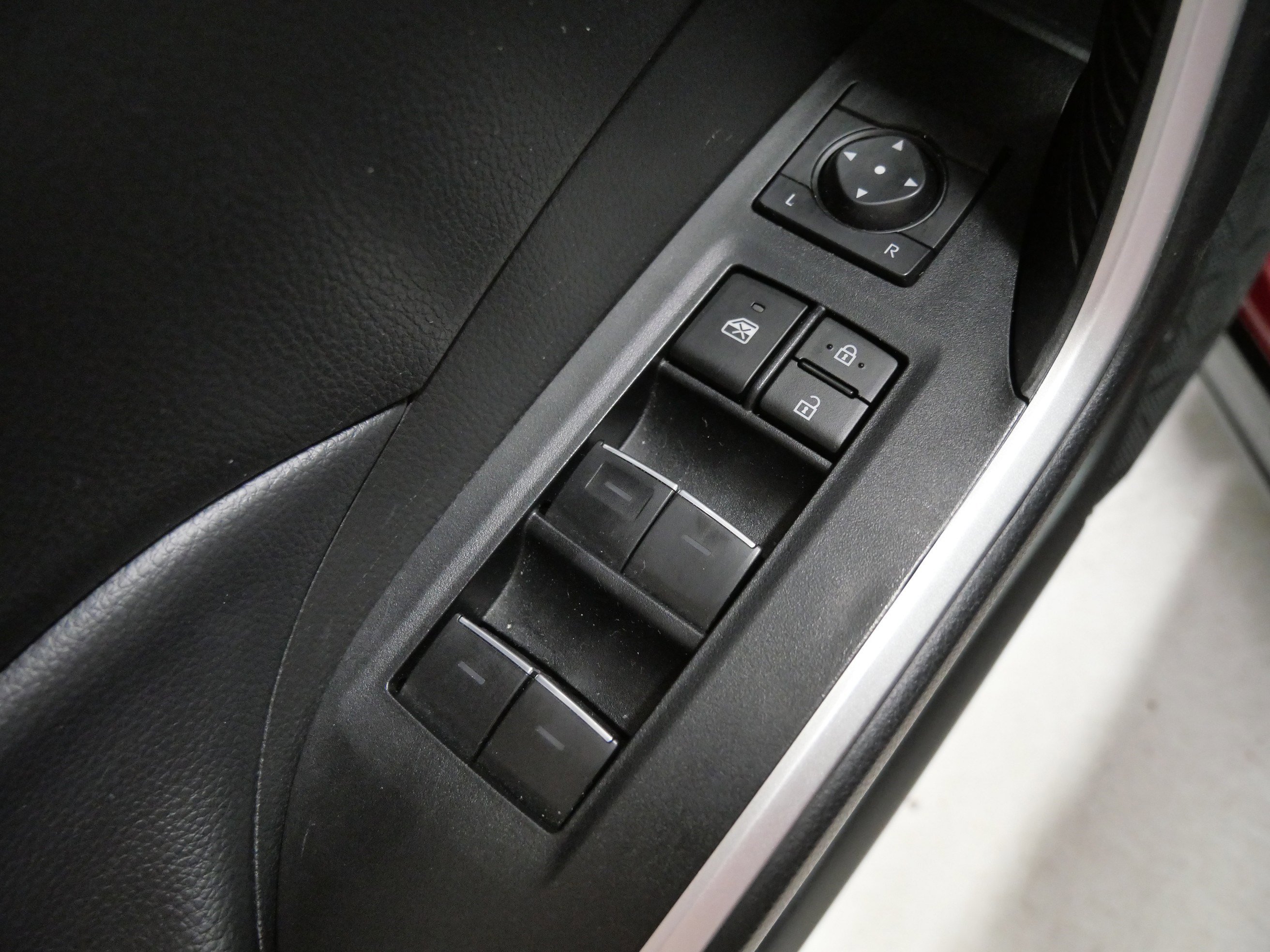 Certified 2025 Toyota RAV4 XLE FWD image 20