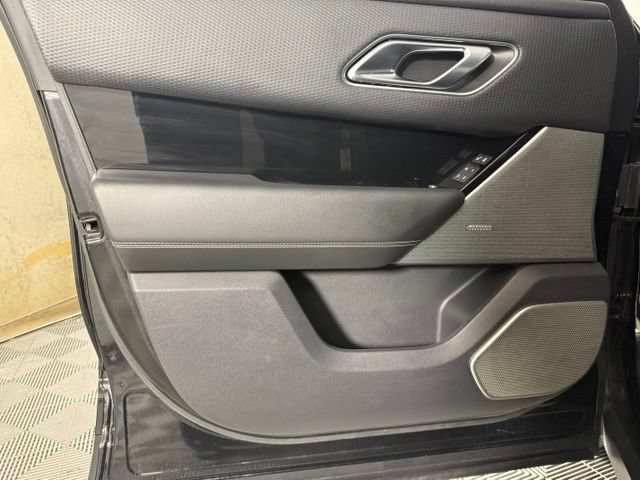 Used 2019 Land Rover Range Rover Velar R-Dynamic SE AWD/4WD image 14