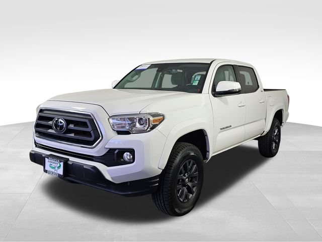 Used 2023 Toyota Tacoma SR5 w/ Technology Package AWD/4WD image 3