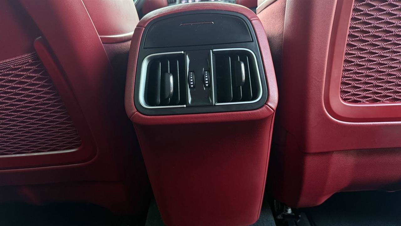 Used 2023 Maserati Levante GT AWD/4WD image 39