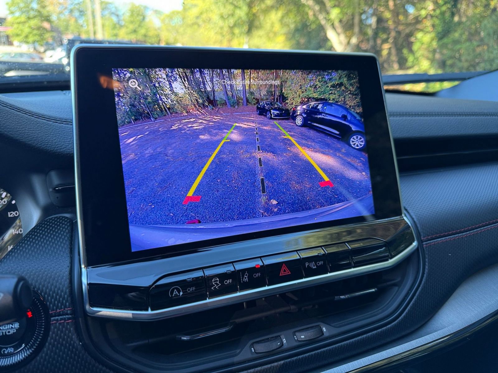 Used 2025 Jeep Compass Trailhawk image 17