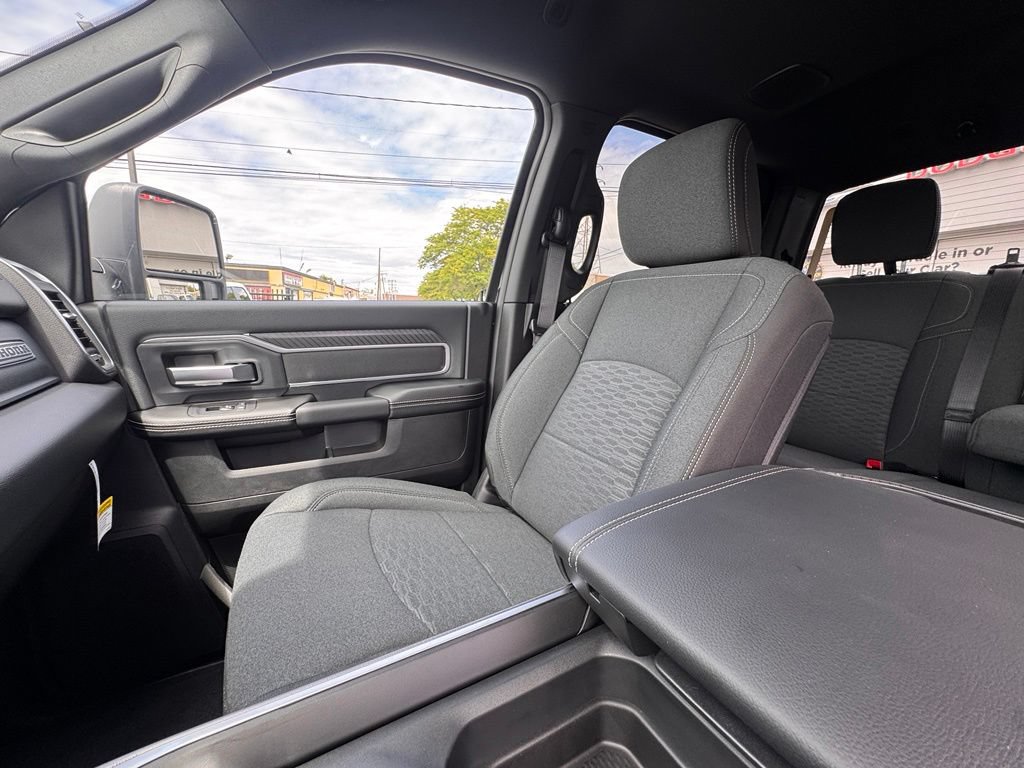 New 2026 RAM 2500 Big Horn AWD/4WD image 15