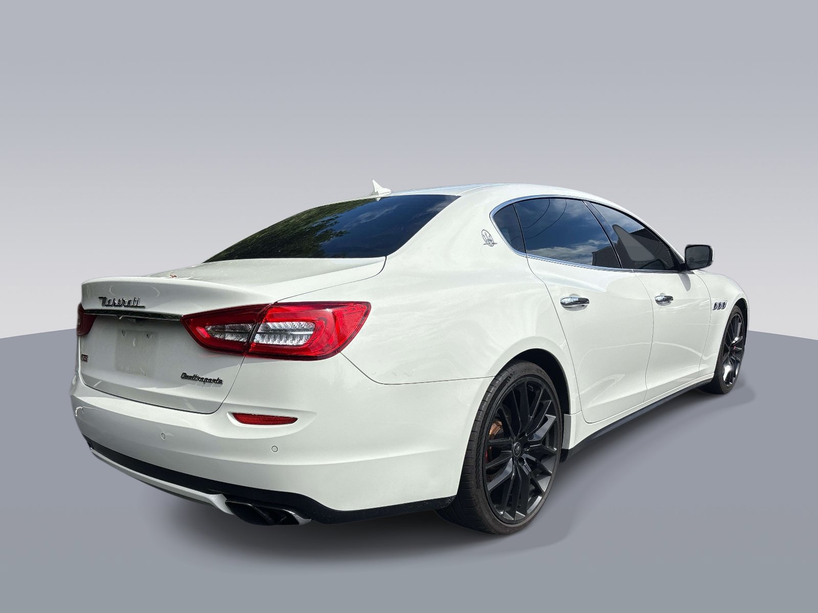 Used 2014 Maserati Quattroporte GTS RWD image 3
