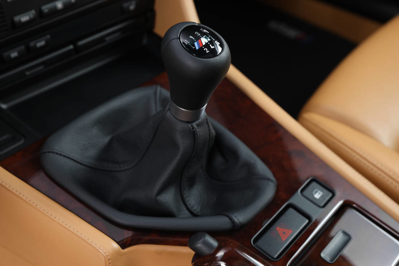 Used 2002 BMW M5 image 83