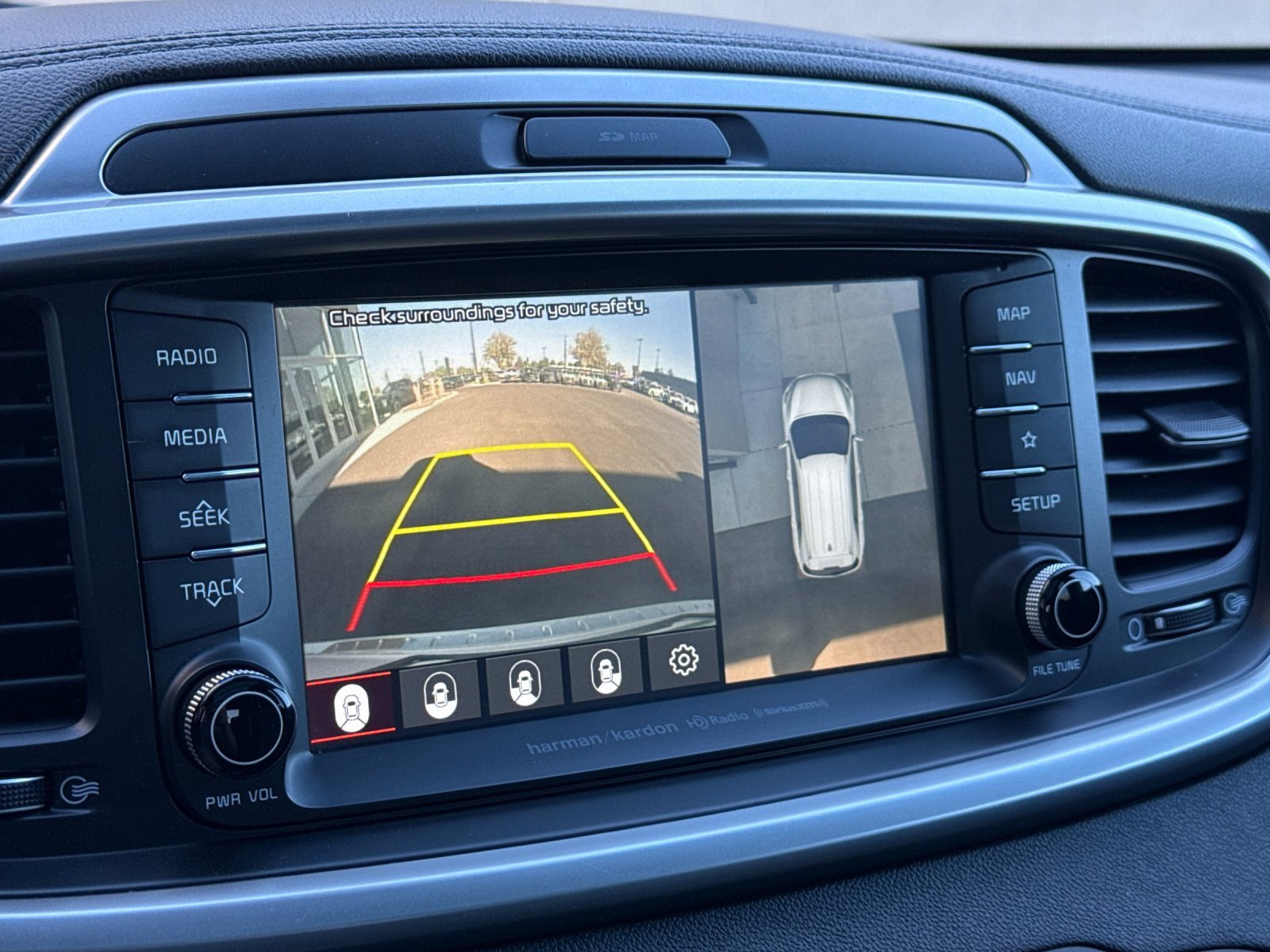 Used 2019 Kia Sorento SX image 23