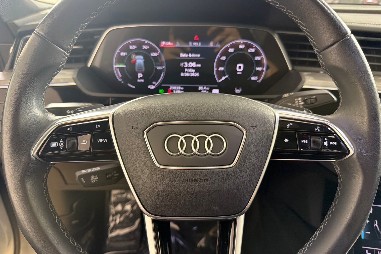 Used 2023 Audi e-tron Prestige w/ Prestige Package AWD/4WD image 23