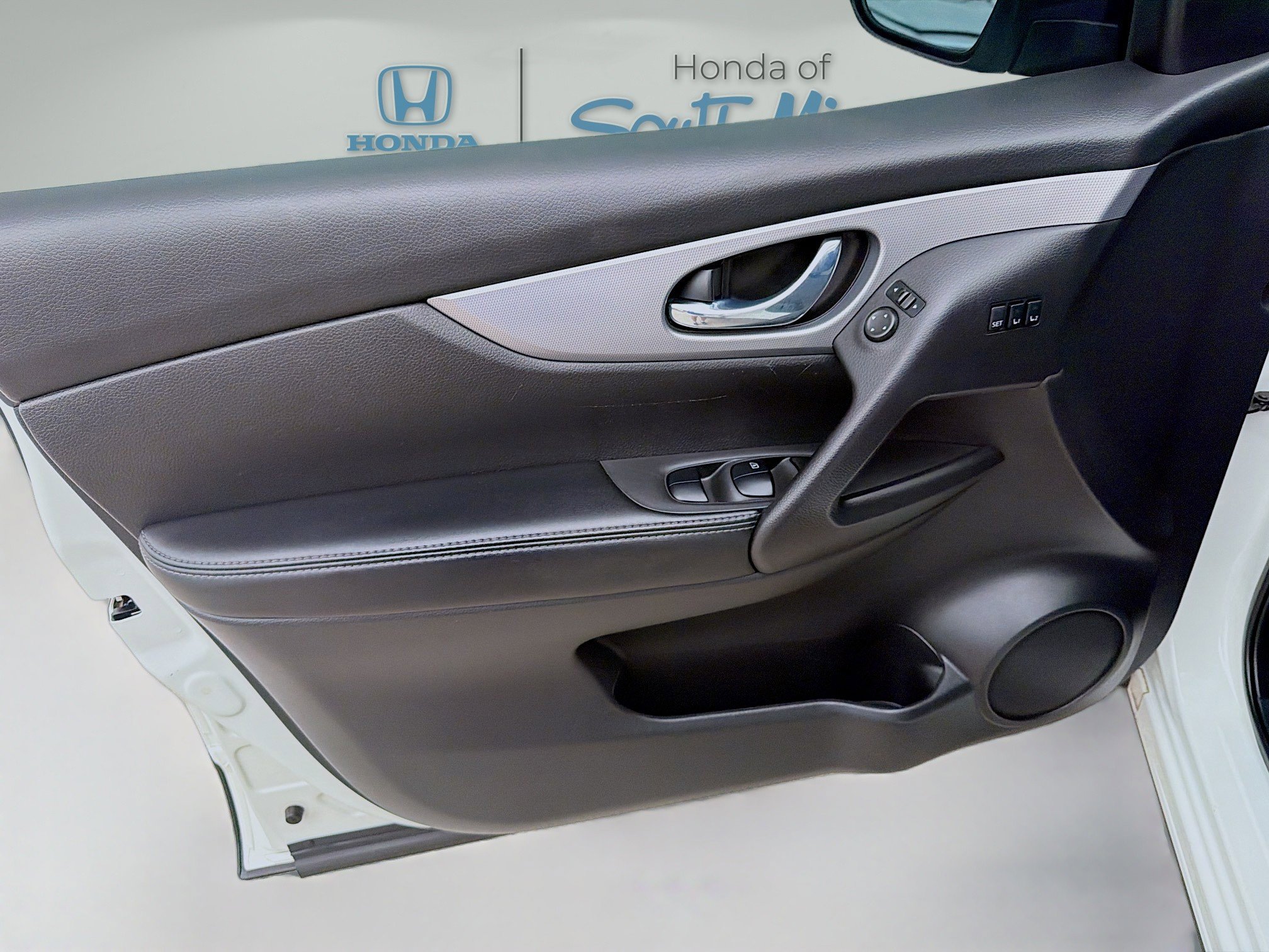 Used 2020 Nissan Rogue Sport SV w/ Technology Package image 19