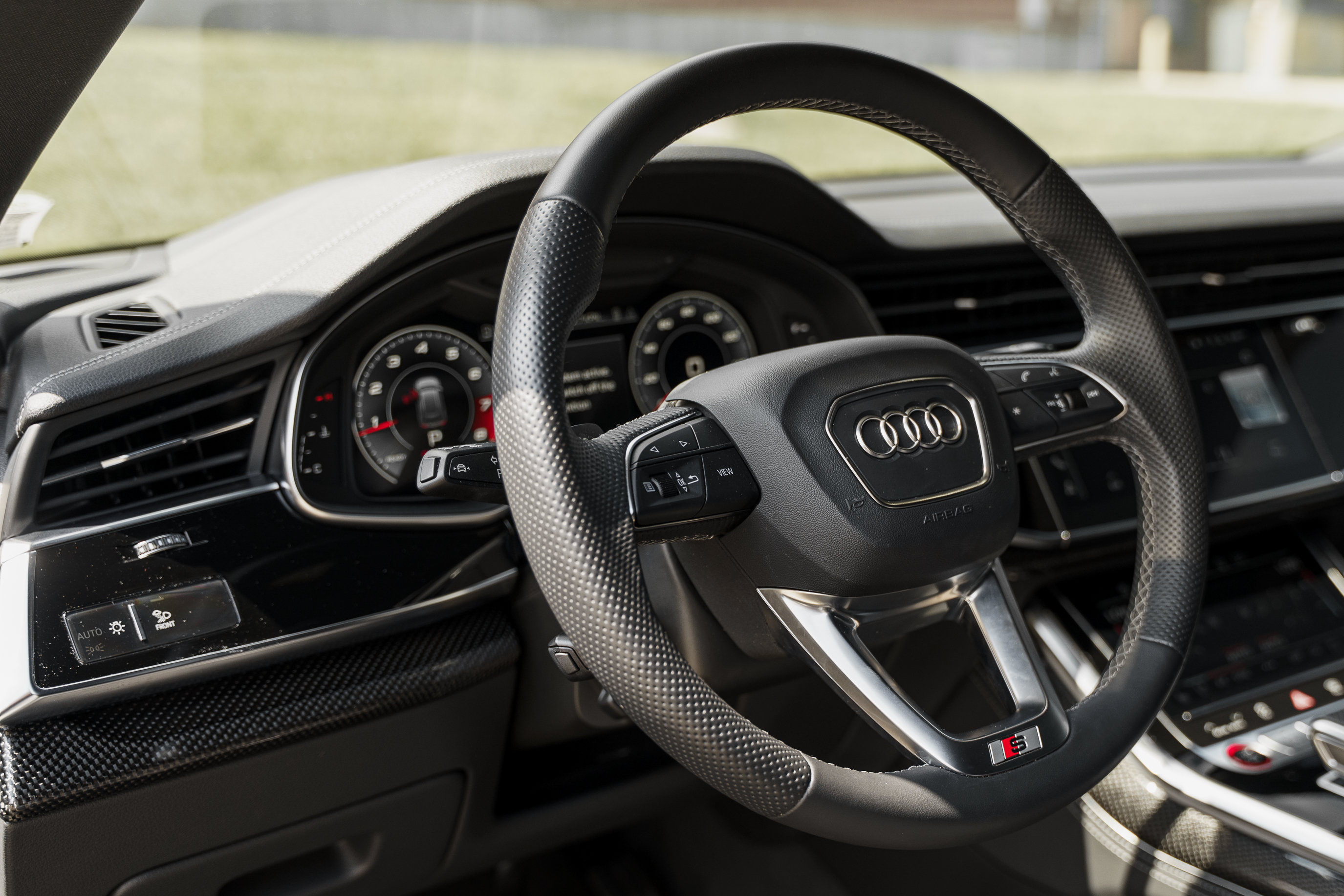 Used 2023 Audi SQ8 Prestige AWD/4WD image 10