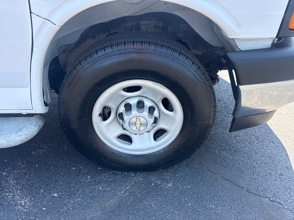 Used 2025 Chevrolet Express 2500 w/ Driver Convenience Package RWD image 23