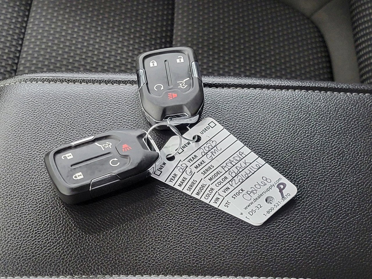 Used 2023 GMC Acadia SLE w/ Driver Convenience Package image 28