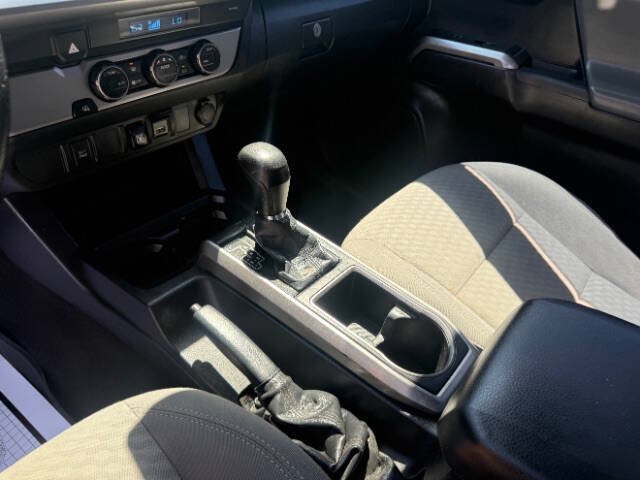 Used 2021 Toyota Tacoma SR5 RWD image 15