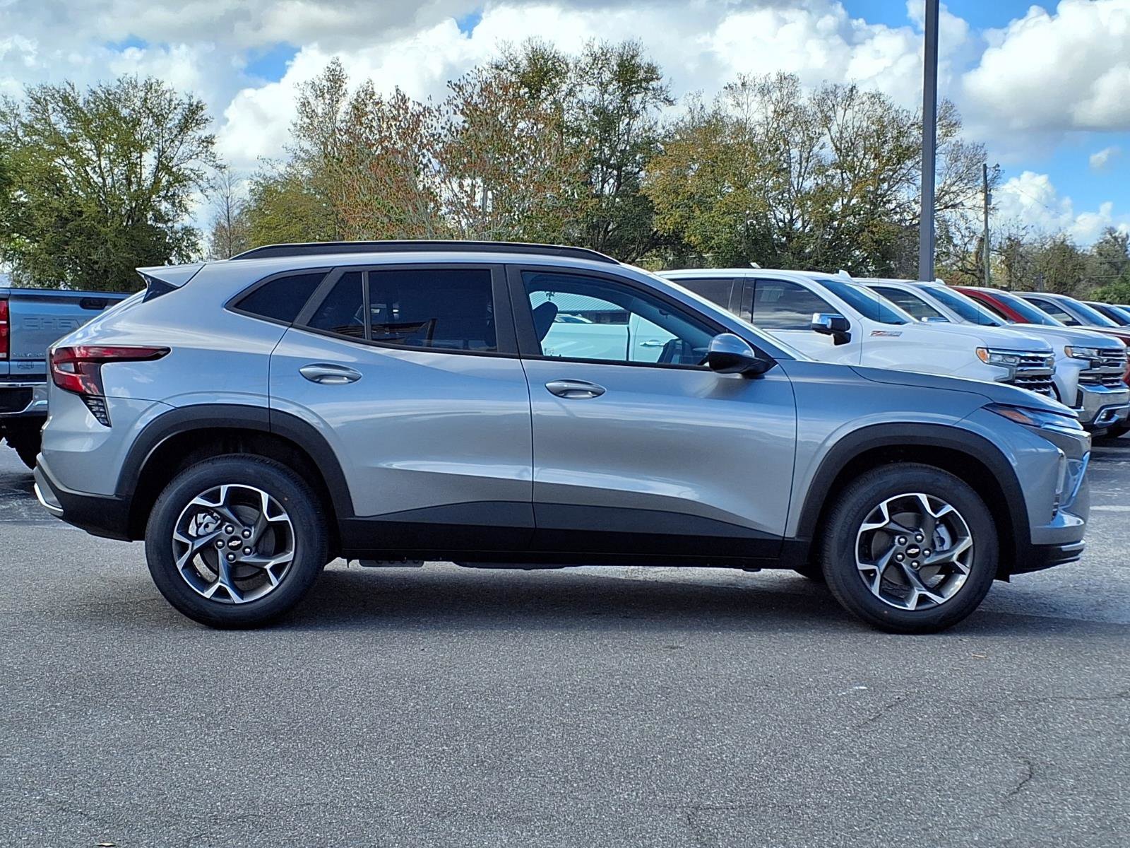 New 2026 Chevrolet Trax LT w/ Driver Confidence Package image 3