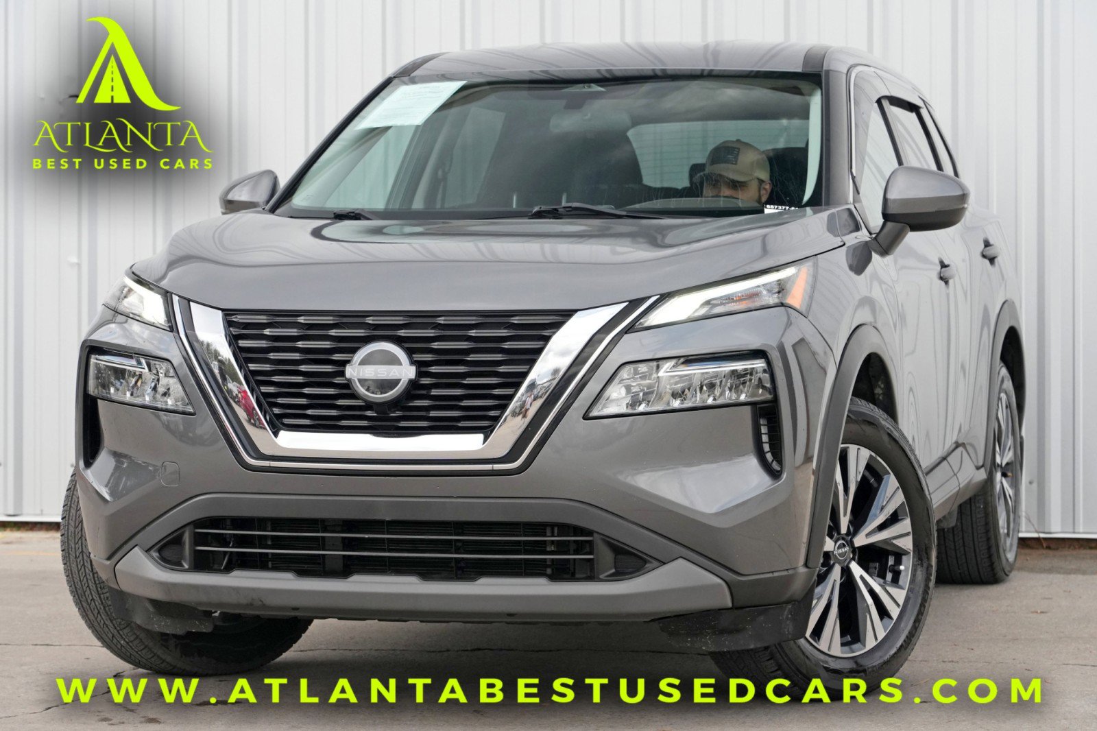 Used 2022 Nissan Rogue SV image 1