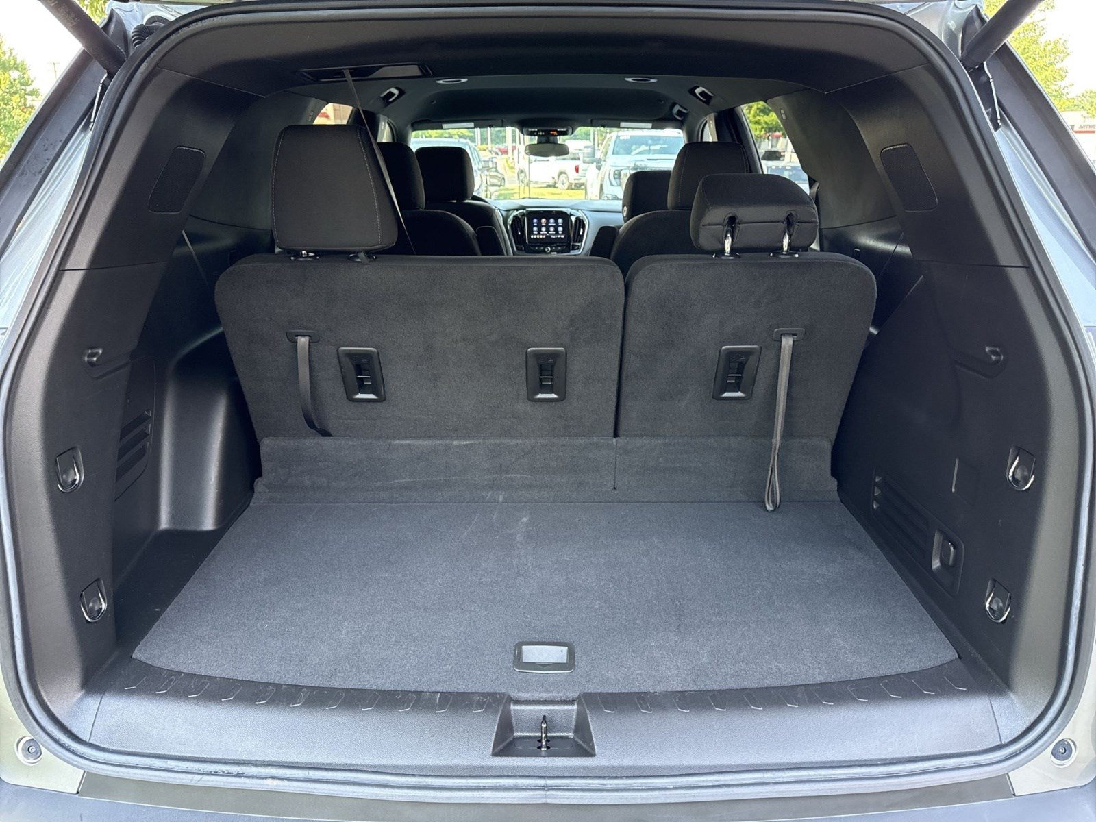 Used 2023 Chevrolet Traverse LT AWD/4WD image 24