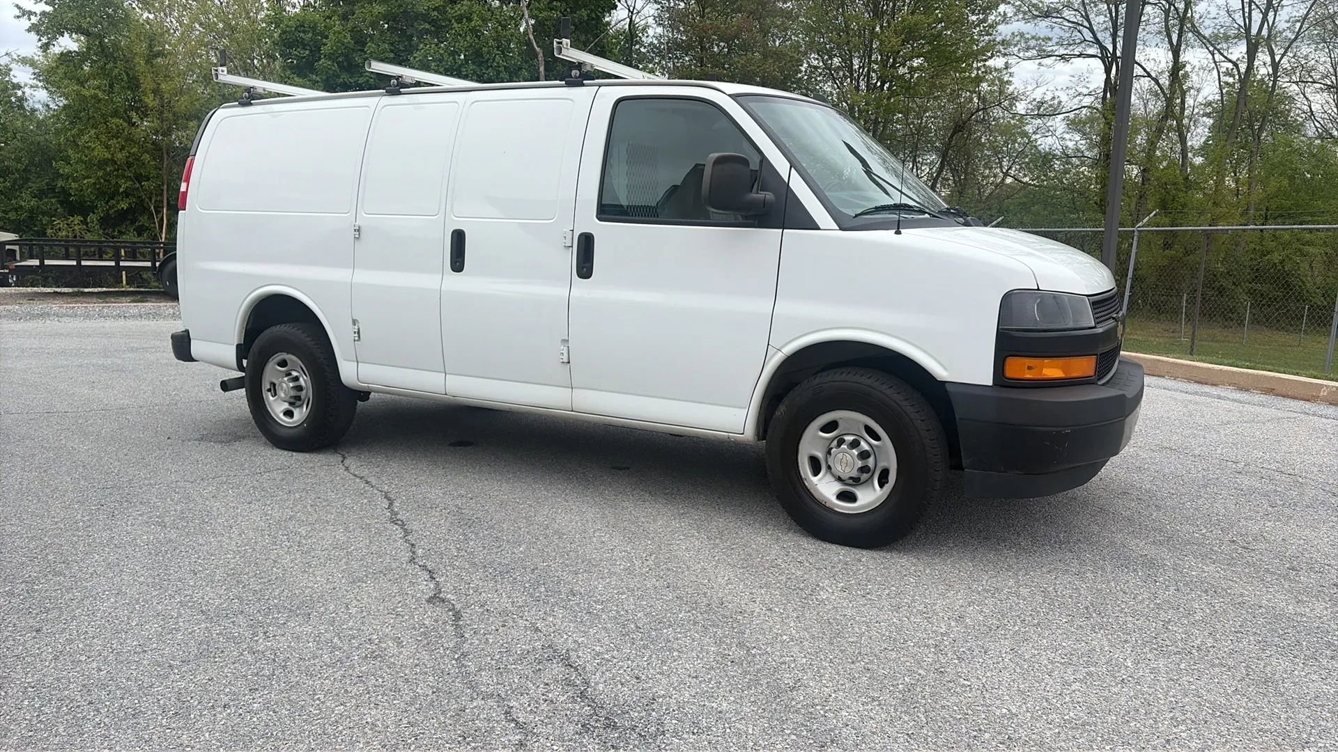 Used 2020 Chevrolet Express 2500 w/ Driver Convenience Package RWD image 3