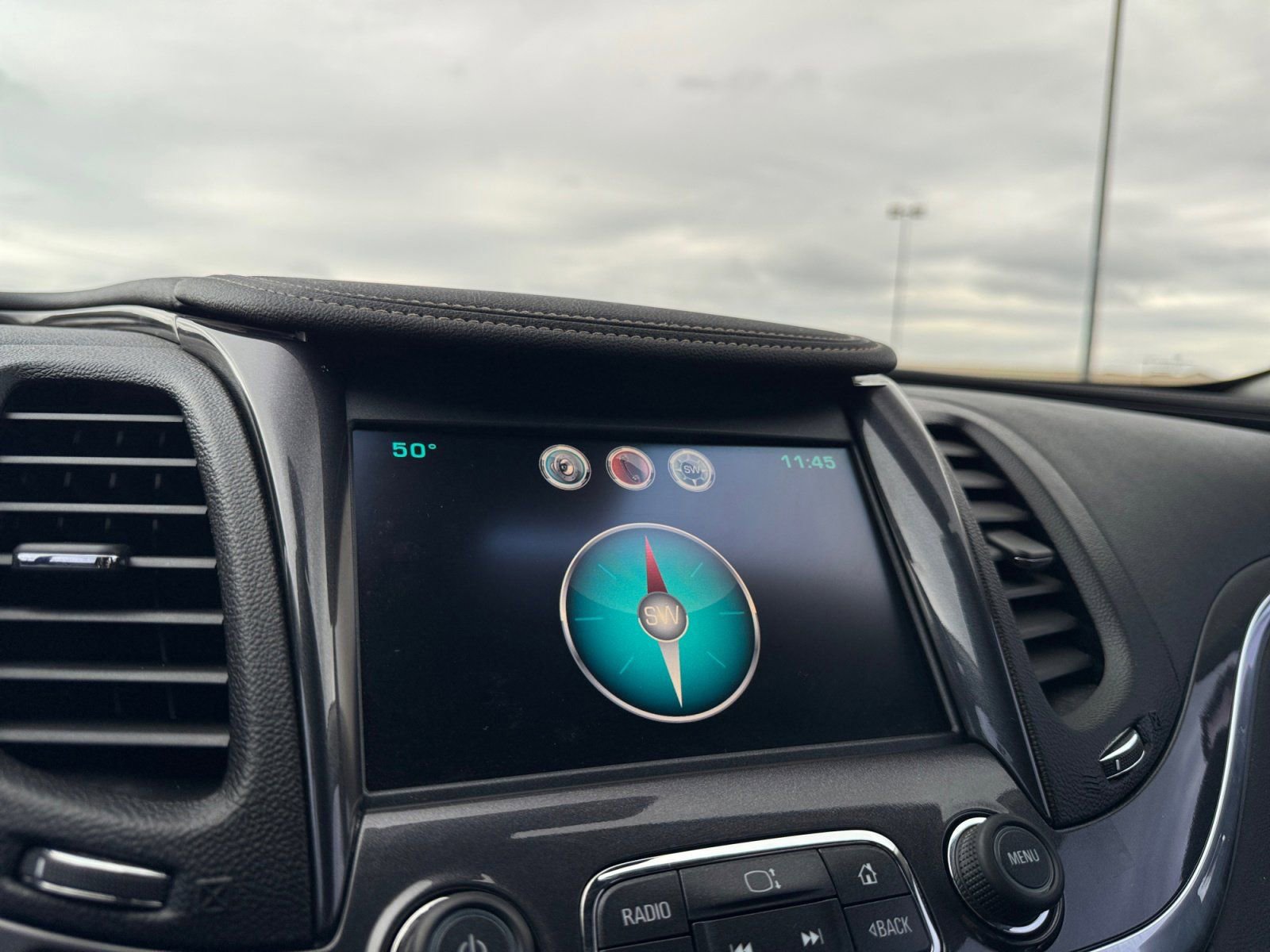 Used 2015 Chevrolet Impala LT w/ Convenience Package image 24