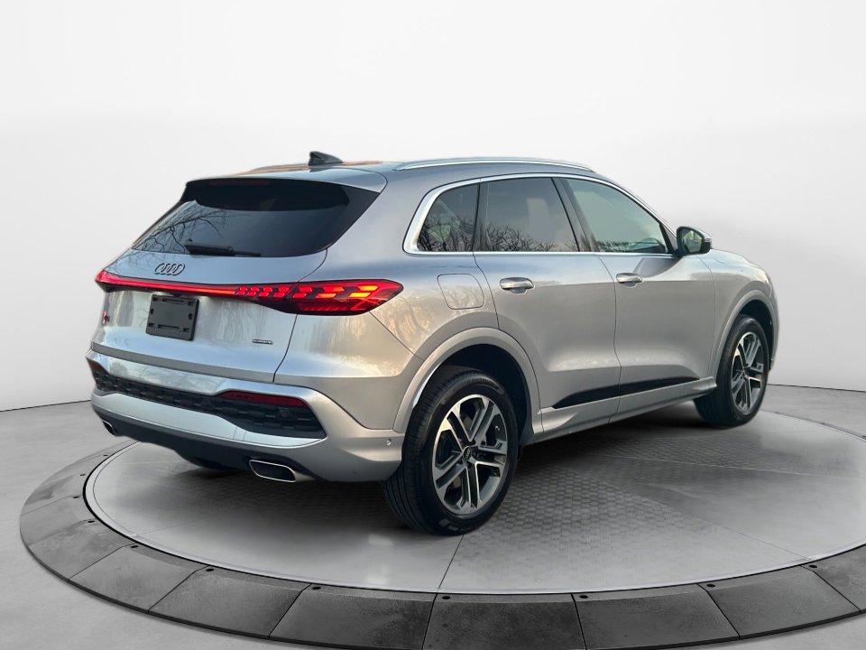Used 2025 Audi Q5 Premium Plus w/ Premium Plus image 7
